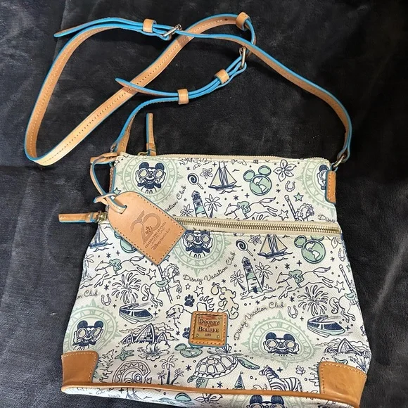 Dooney & Bourke Disney Vacation Club 2016 Crossbody Bag VGUC - Picture 1 of 5